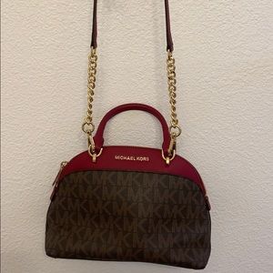 Michael Kors crossbody small bag with chain